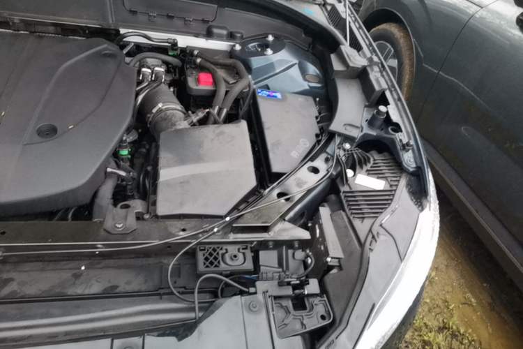 Used Volvo XC60 2025 B5 Four-Wheel Drive Smart & Advanced Luxury Edition Engine Bay Left