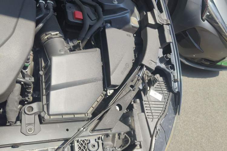 Used Volvo XC60 2025 B5 4x4 Smart Luxury Edition Engine Bay Left