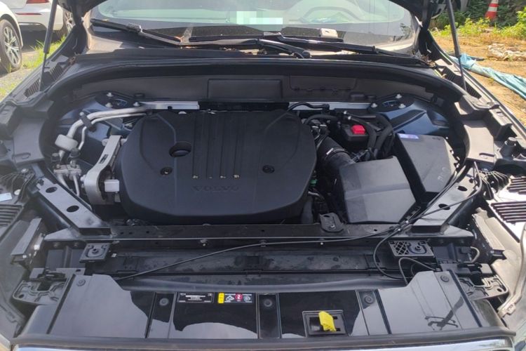 Used Volvo XC60 2025 B5 Four-Wheel Drive Smart & Advanced Luxury Edition Engine Bay