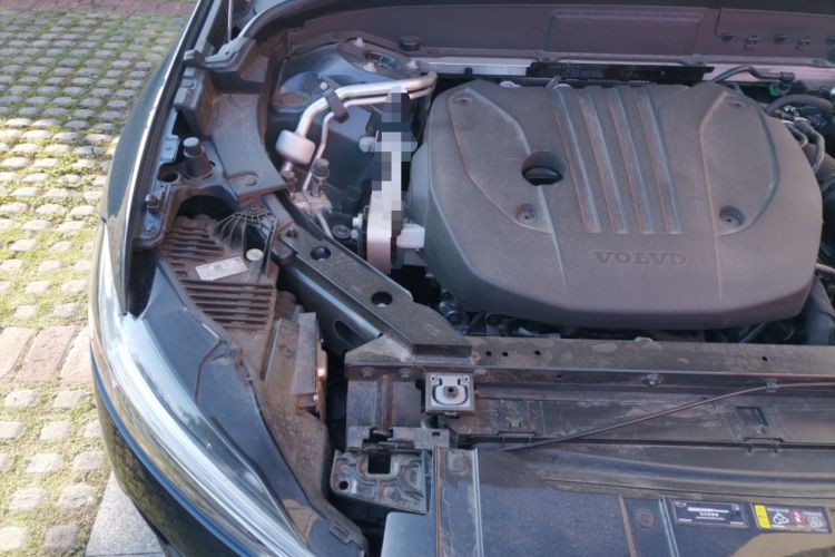 Used Volvo XC60 2025 B5 4x4 Smart Luxury Edition Engine Bay Right