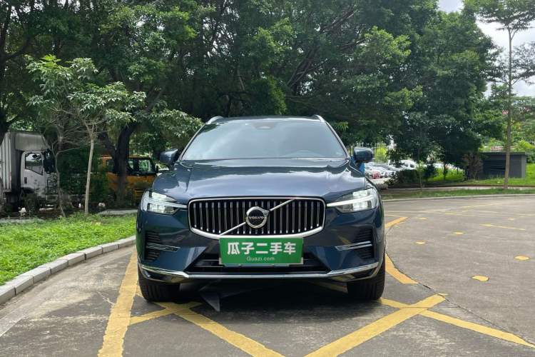 Used Volvo XC60 2025 B5 4x4 Smart Luxury Edition Exterior 4
