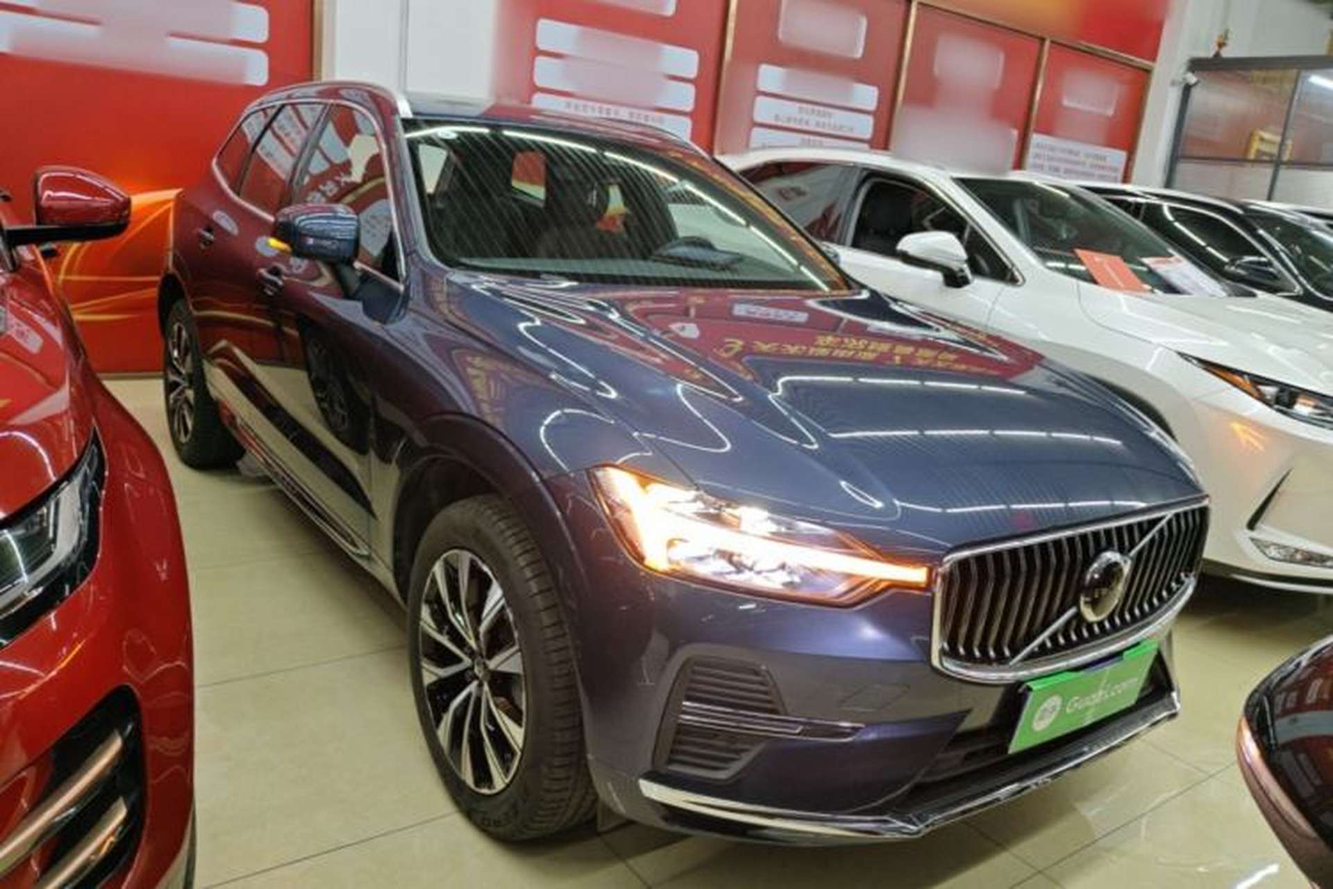 Used Volvo XC60 2025 B5 Four-Wheel Drive Smart & Advanced Luxury Edition Front Right 45 Deg
