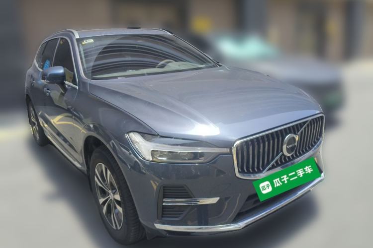 Used Volvo XC60 2025 B5 4x4 Smart Luxury Edition Front Right 45 Deg