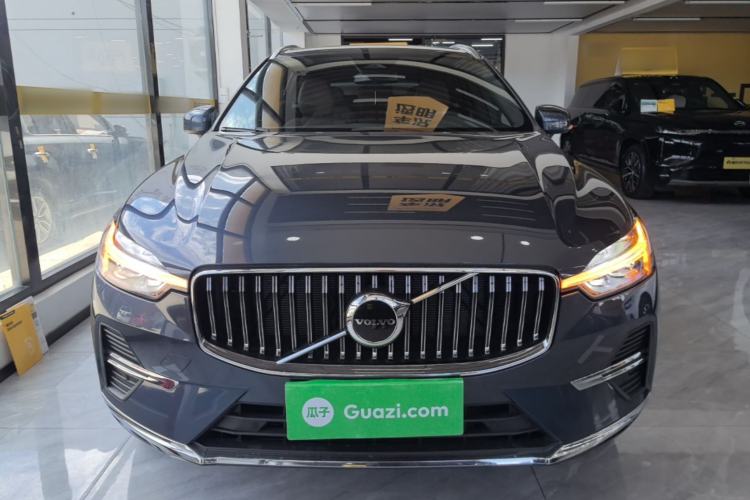 Used Volvo XC60 2025 B5 4x4 Smart Luxury Edition Front