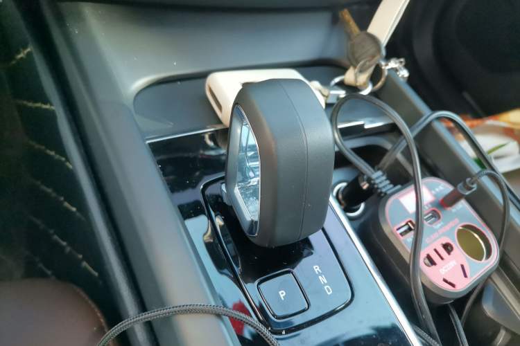 Used Volvo XC60 2025 B5 4x4 Smart Luxury Edition Gear Lever