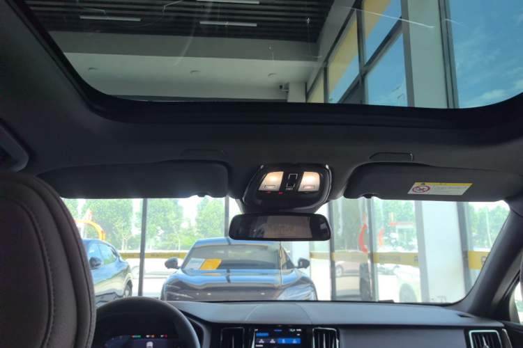 Used Volvo XC60 2025 B5 4x4 Smart Luxury Edition Headliner