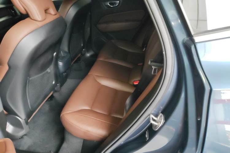 Used Volvo XC60 2025 B5 4x4 Smart Luxury Edition Left Rear Seat