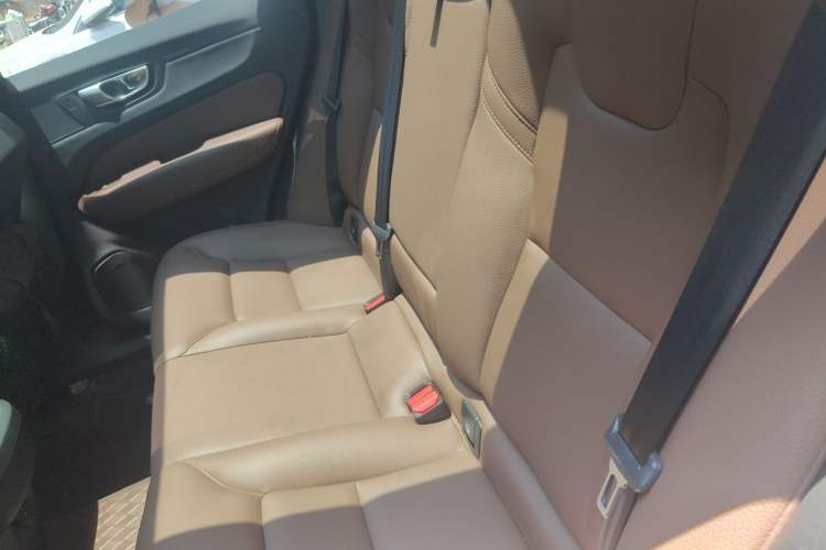 Used Volvo XC60 2025 B5 4x4 Smart Luxury Edition Left Rear Seat