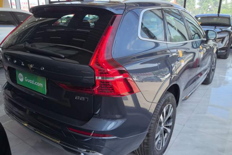 Used Volvo XC60 2025 B5 4x4 Smart Luxury Edition Rear Right 45 Deg