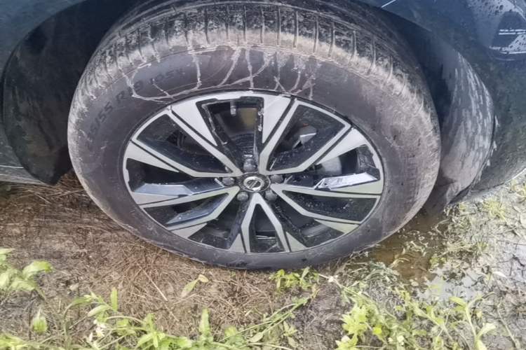 Used Volvo XC60 2025 B5 Four-Wheel Drive Smart & Advanced Luxury Edition Right Front Wheel Hub