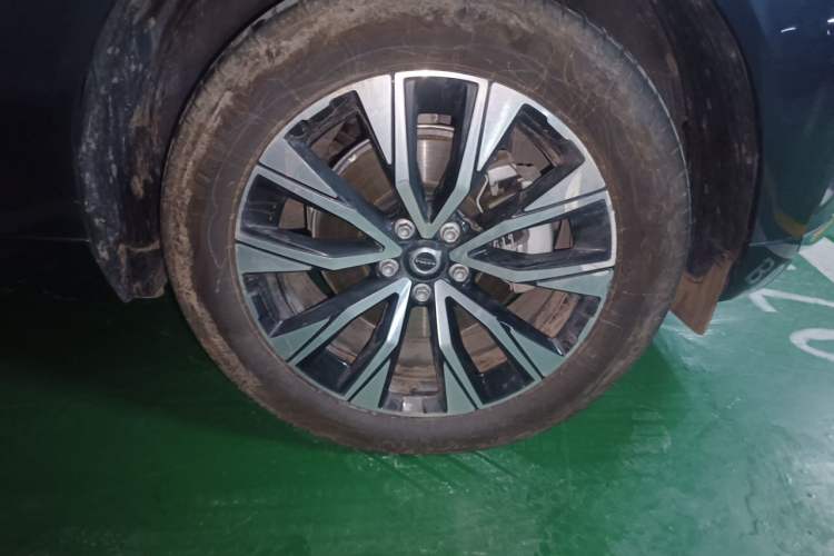 Used Volvo XC60 2025 B5 Four-Wheel Drive Smart & Advanced Luxury Edition Right Front Wheel Hub