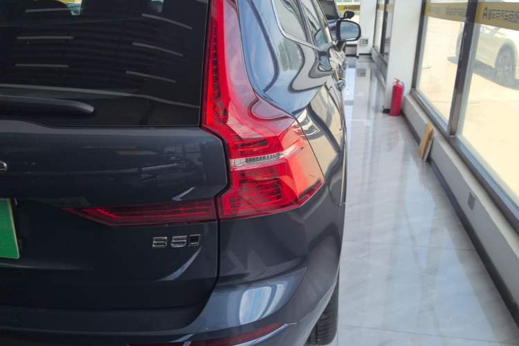 Used Volvo XC60 2025 B5 4x4 Smart Luxury Edition Right Rear Taillight