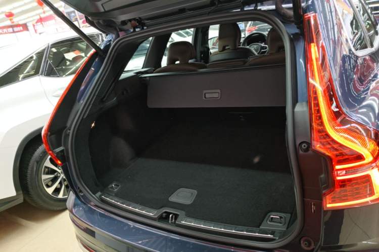 Used Volvo XC60 2025 B5 Four-Wheel Drive Smart & Advanced Luxury Edition Trunk