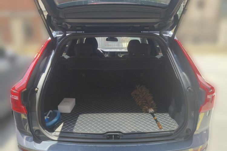 Used Volvo XC60 2025 B5 4x4 Smart Luxury Edition Trunk