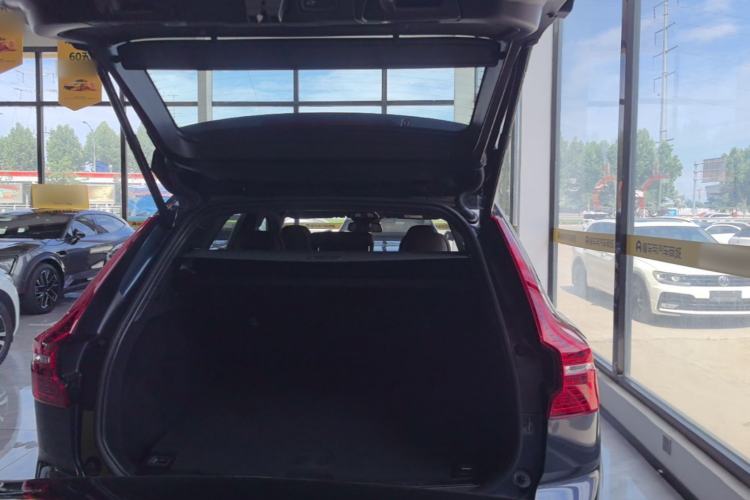 Used Volvo XC60 2025 B5 4x4 Smart Luxury Edition Trunk