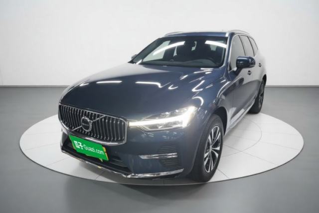 Używany Volvo XC60 2025 B5 4x4 Smart Luxury Edition