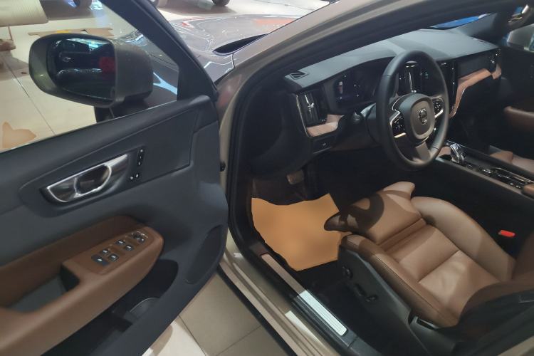 Used Volvo XC60 2025 B5 Four-Wheel Drive Smart & Advanced Luxury Edition Driver Seat