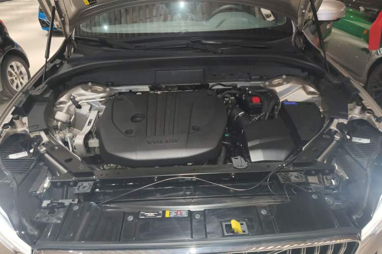 Used Volvo XC60 2025 B5 Four-Wheel Drive Smart & Advanced Luxury Edition Engine Bay