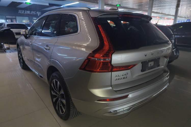 Used Volvo XC60 2025 B5 Four-Wheel Drive Smart & Advanced Luxury Edition Exterior 2