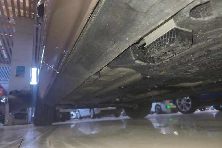 Used Volvo XC60 2025 B5 Four-Wheel Drive Smart & Advanced Luxury Edition Left Side Sill