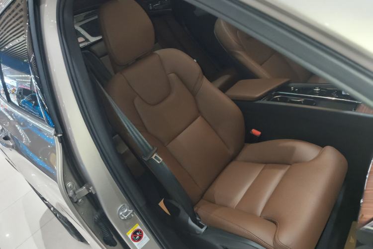 Used Volvo XC60 2025 B5 Four-Wheel Drive Smart & Advanced Luxury Edition Right Front Seat
