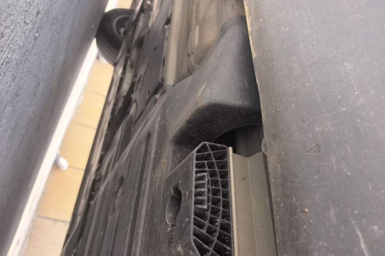 Used Volvo XC60 2025 B5 4x4 Smart Luxury Edition Chassis Rear Left