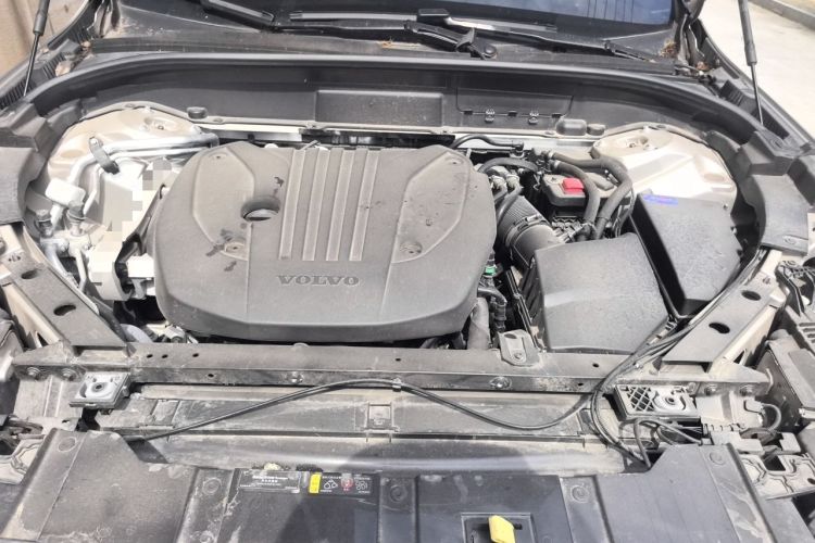 Used Volvo XC60 2025 B5 4x4 Smart Luxury Edition Engine Bay