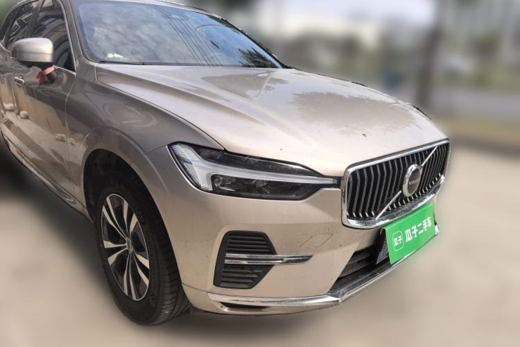 Used Volvo XC60 2025 B5 4x4 Smart Luxury Edition Front Right 45 Deg