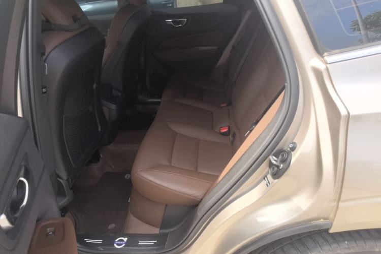 Used Volvo XC60 2025 B5 4x4 Smart Luxury Edition Left Rear Seat