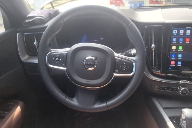 Used Volvo XC60 2025 B5 4x4 Smart Luxury Edition Steering Wheel