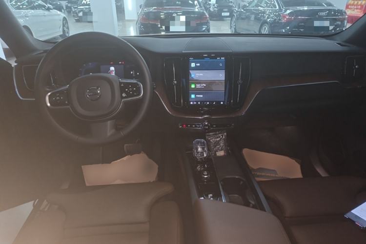 Used Volvo XC60 2025 B5 Four-Wheel Drive Smart & Advanced Luxury Edition Center Console