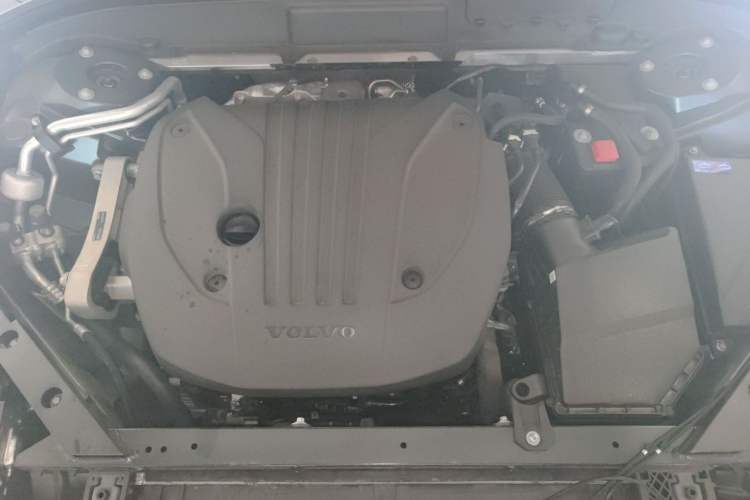 Used Volvo XC60 2025 B5 Four-Wheel Drive Smart & Advanced Luxury Edition Engine Bay
