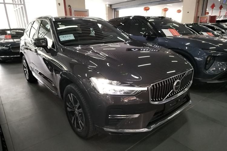 Used Volvo XC60 2025 B5 4x4 Smart Luxury Edition Exterior 2