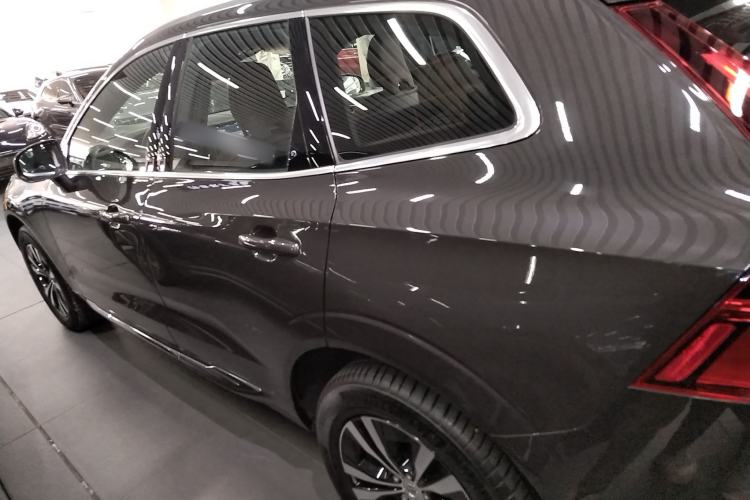 Used Volvo XC60 2025 B5 4x4 Smart Luxury Edition Exterior 3