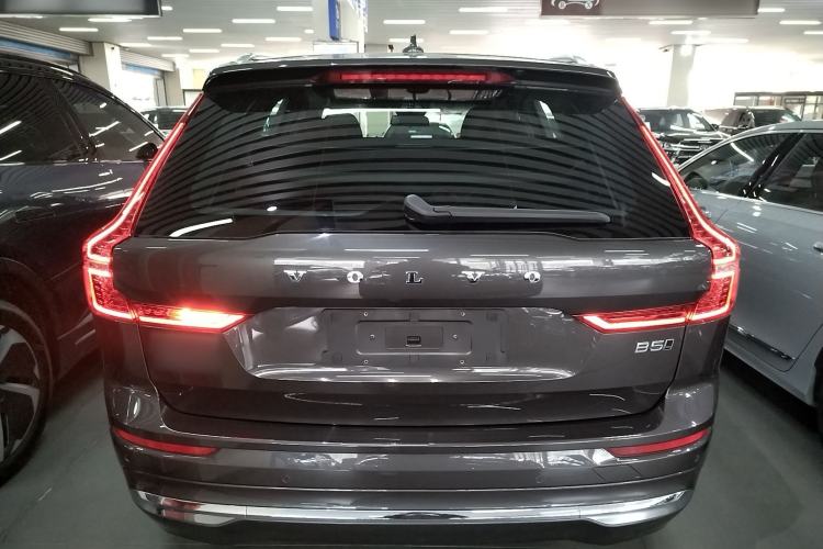 Used Volvo XC60 2025 B5 4x4 Smart Luxury Edition Exterior 4