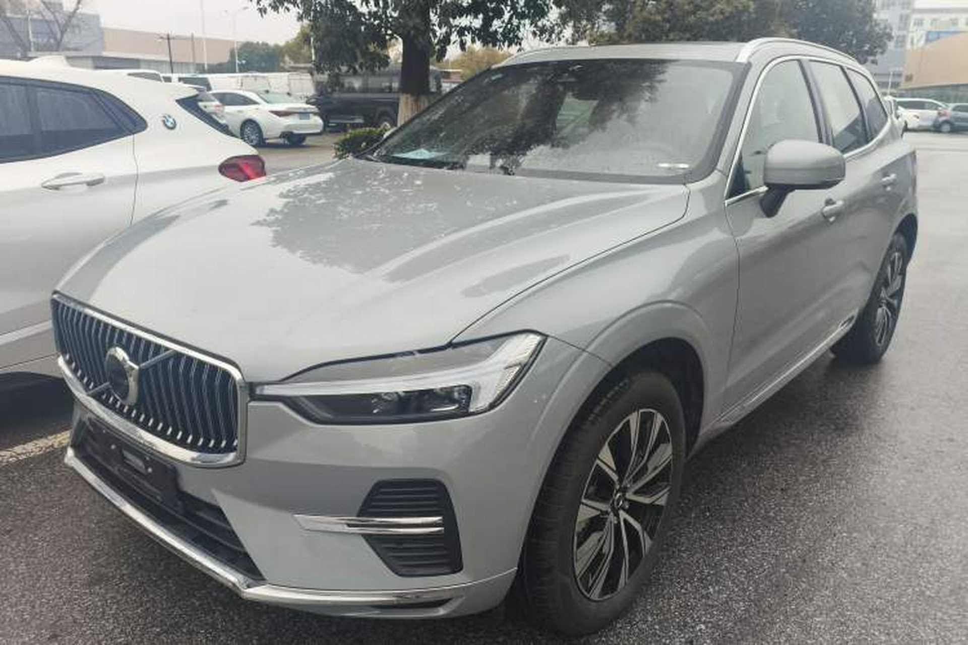 Used Volvo XC60 2025 B5 Four-Wheel Drive Smart & Advanced Luxury Edition Front Left 45 Deg