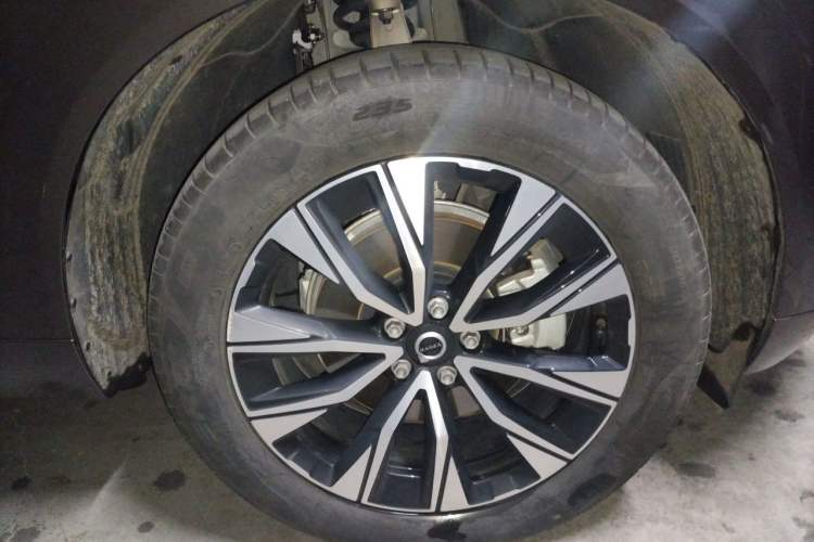 Used Volvo XC60 2025 B5 Four-Wheel Drive Smart & Advanced Luxury Edition Right Front Wheel Hub