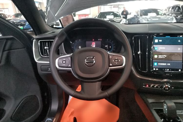 Used Volvo XC60 2025 B5 4x4 Smart Luxury Edition Steering Wheel