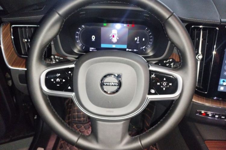 Used Volvo XC60 2025 B5 Four-Wheel Drive Smart & Advanced Luxury Edition Steering Wheel