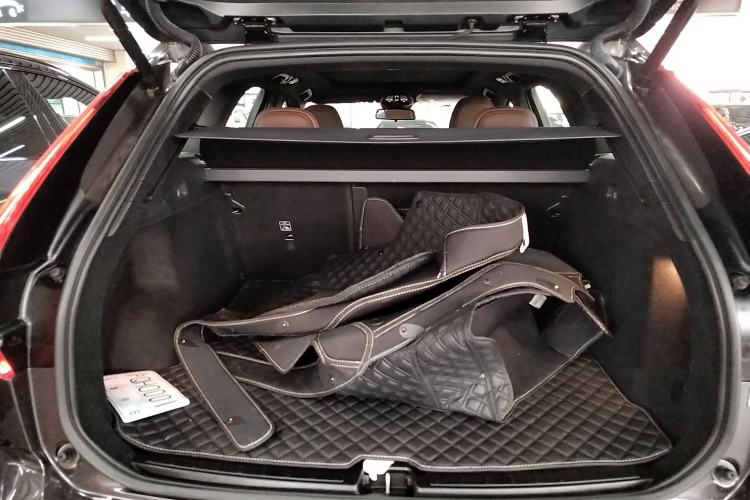 Used Volvo XC60 2025 B5 4x4 Smart Luxury Edition Trunk
