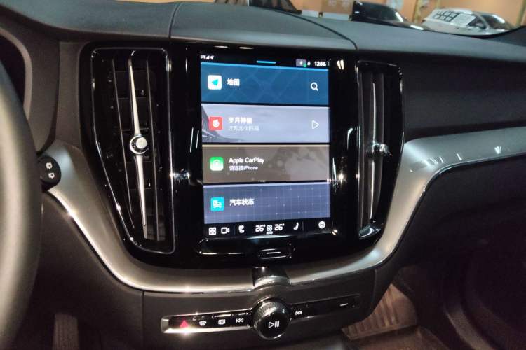 Used Volvo XC60 2025 B5 4x4 Smart Luxury Edition Audio And AC Panel