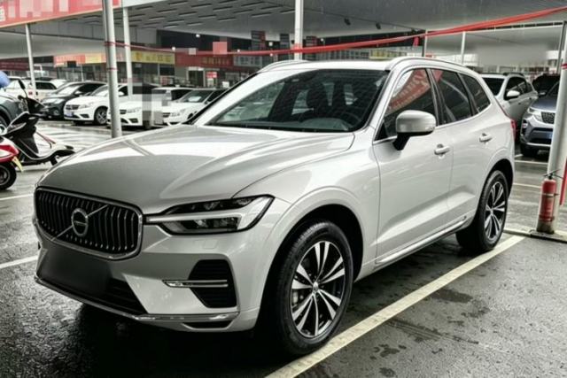 Used Volvo XC60 2025 B5 4x4 Smart Luxury Edition