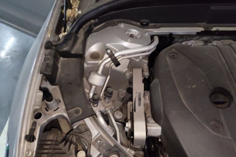 Used Volvo XC60 2025 B5 4x4 Smart Luxury Edition Engine Bay Right