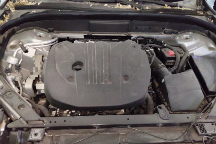 Used Volvo XC60 2025 B5 4x4 Smart Luxury Edition Engine Bay