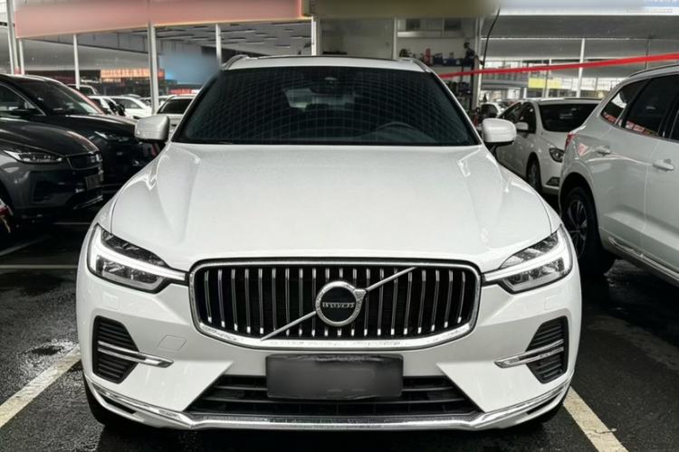 Used Volvo XC60 2025 B5 4x4 Smart Luxury Edition Exterior 1