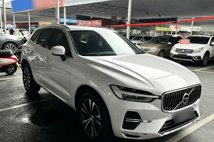 Used Volvo XC60 2025 B5 4x4 Smart Luxury Edition Exterior 2