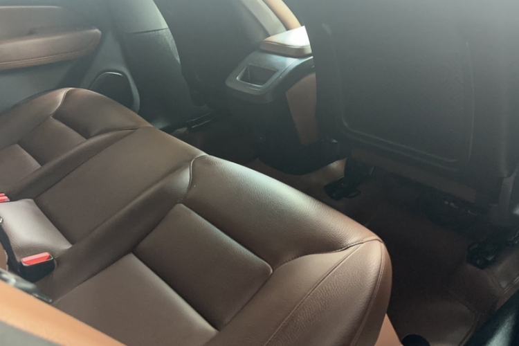 Used Volvo XC60 2025 B5 4x4 Smart Luxury Edition Interior 13