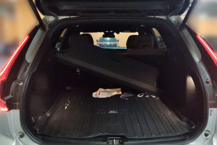 Used Volvo XC60 2025 B5 4x4 Smart Luxury Edition Trunk