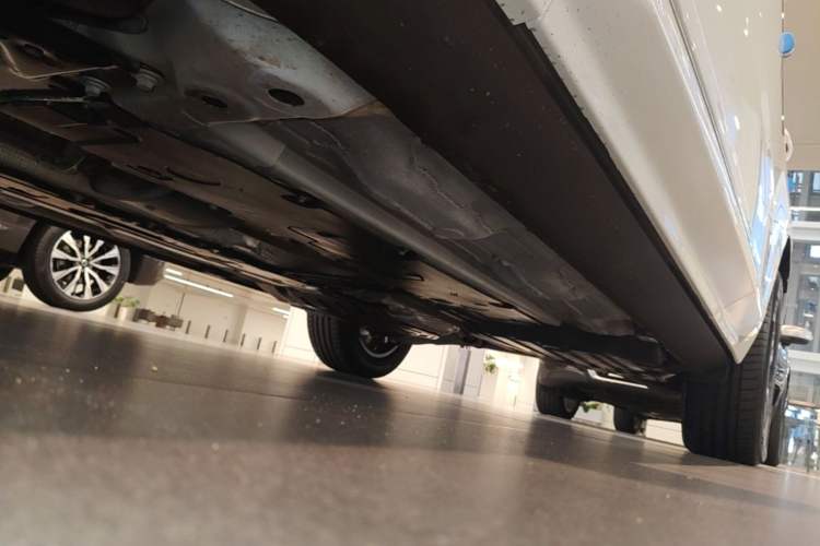 Used Volvo XC60 2025 B5 4x4 Smart Luxury Edition Chassis Front Left