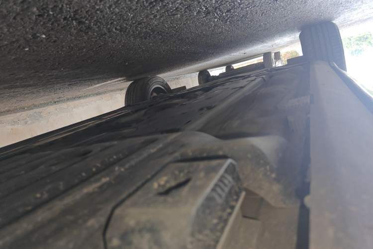 Used Volvo XC60 2025 B5 4x4 Smart Luxury Edition Chassis Rear Left